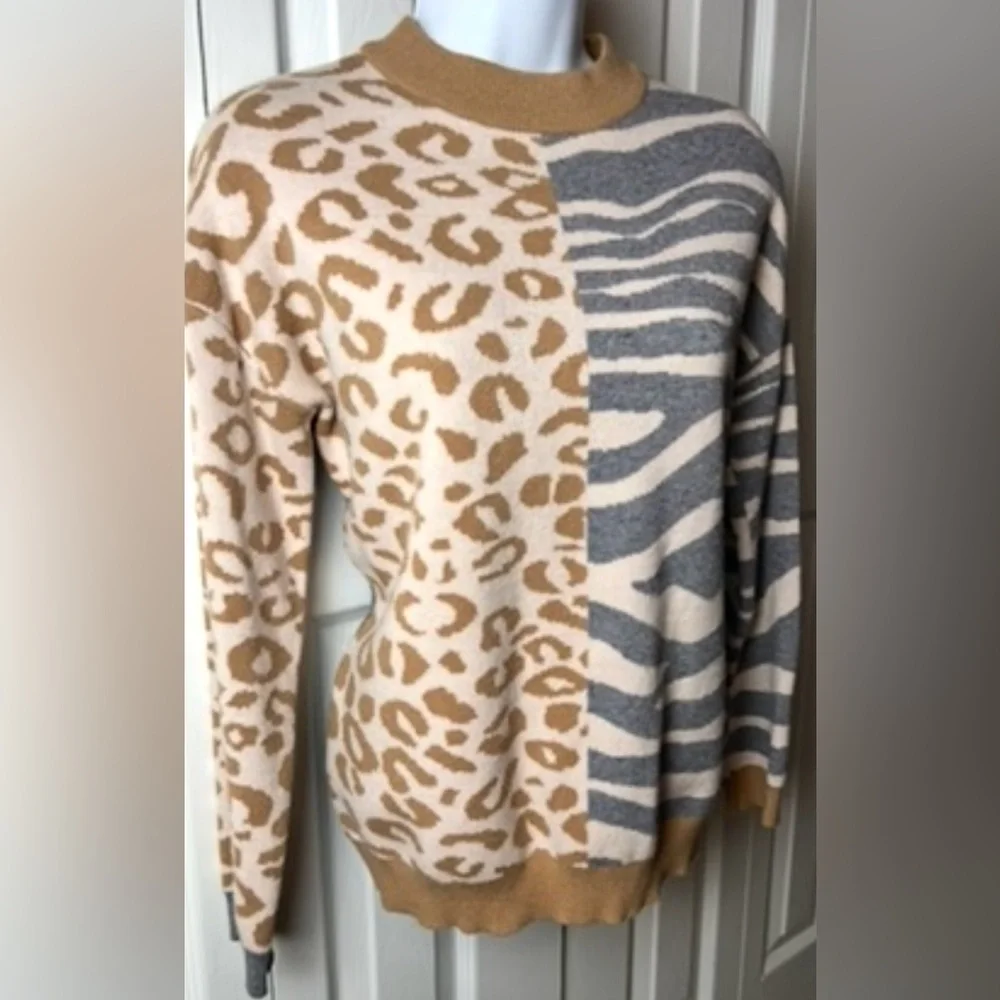 THML Pullover Sweater Gold Gray Animal Print Leopard Zebra Tight Knit Small